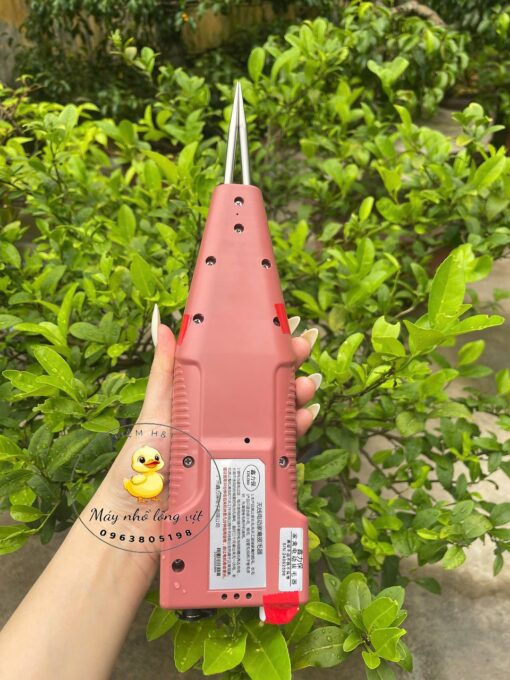 Mặt sau máy nhổ lông vịt A300 Promax sạc pin