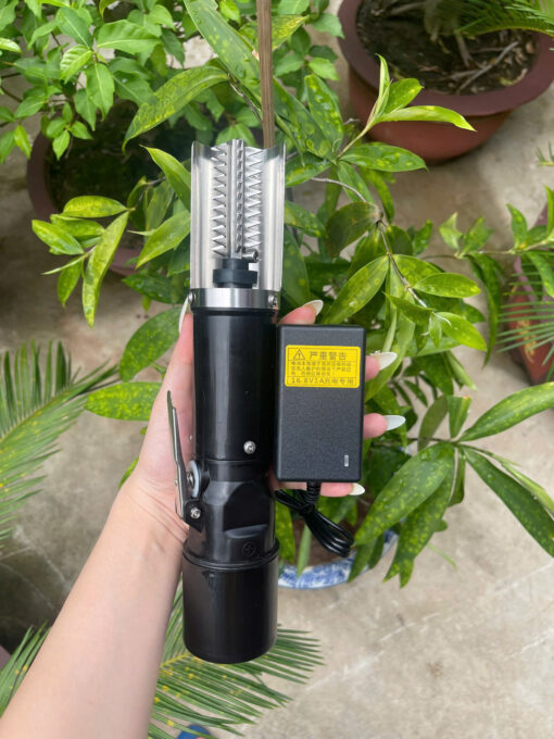 Máy cạo vảy cá cầm tay dùng pin kèm dây cắm sạc chống nước tốt
