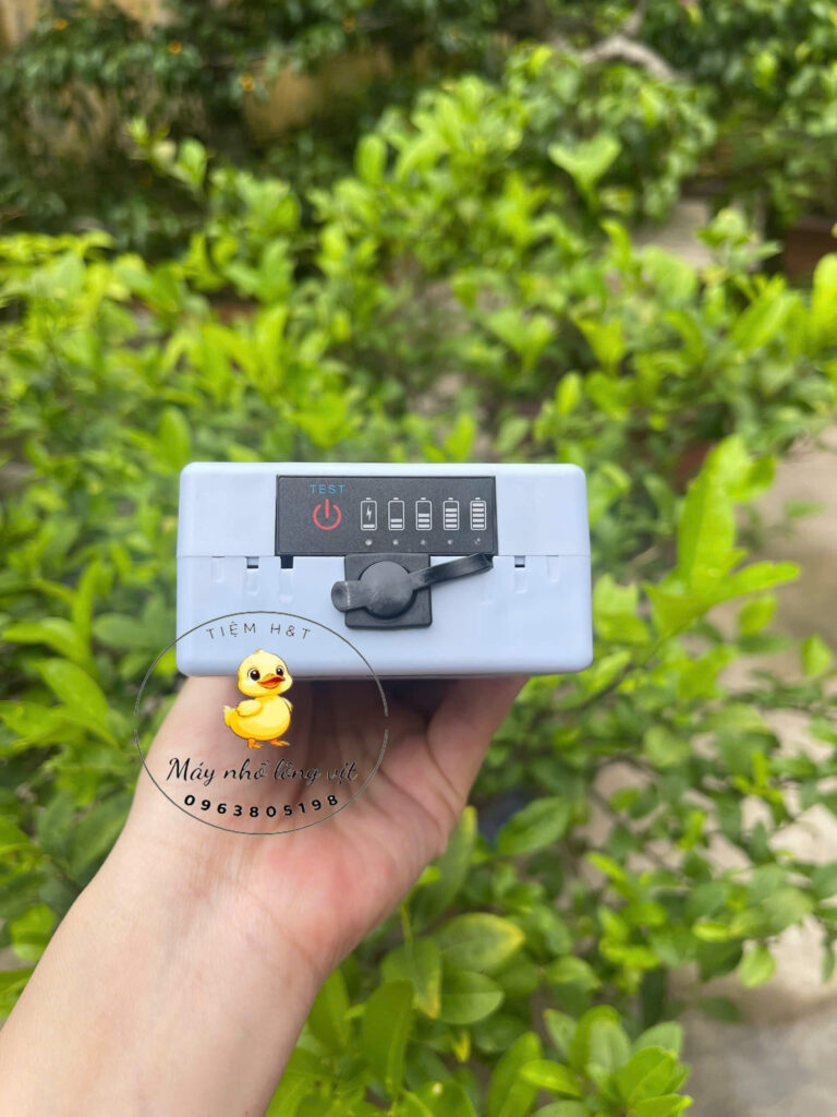 Phần hiển thị pin của máy nhổ lông vịt A300 Pro