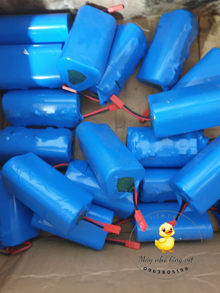 Pin thay thế máy nhổ lông măng vịt D100