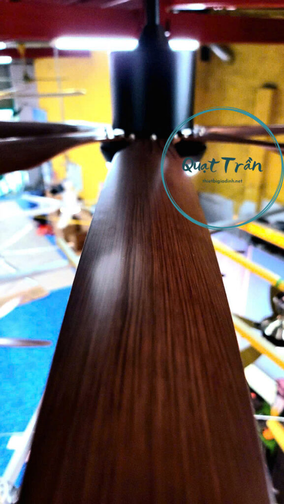 Ảnh thực tế quạt trần 6 cánh nhựa màu nâu